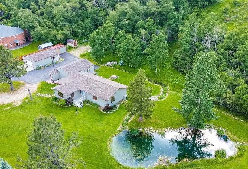 Dog Friendly Red Lodge Home W/ On Site Pond!