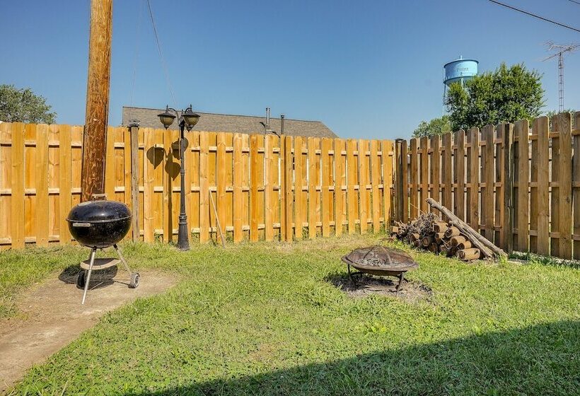 Downtown Russells Point Cottage Near Indian Lake!