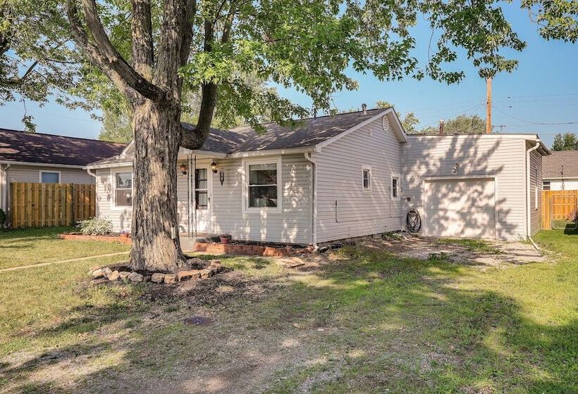 Downtown Russells Point Cottage Near Indian Lake!