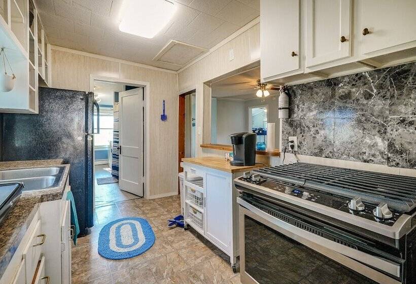 Downtown Russells Point Cottage Near Indian Lake!