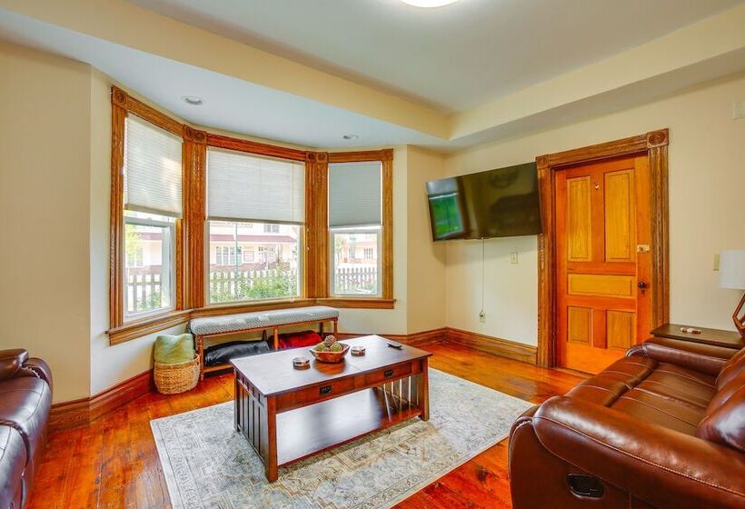 Downtown Traverse City Home Walk To Beaches!