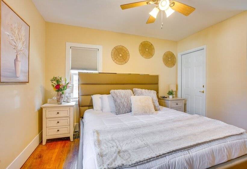 Downtown Traverse City Home Walk To Beaches!