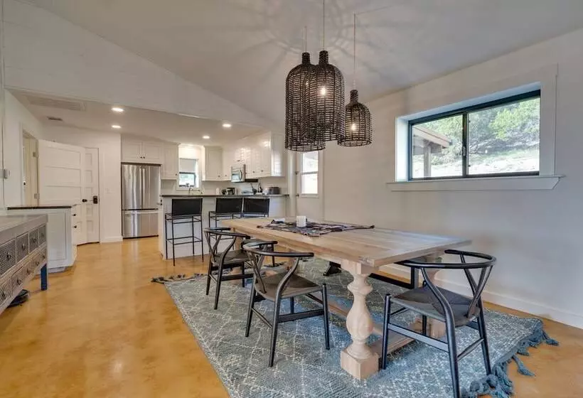 Getaway W/ Fire Pit ~ 5 Mi To Pedernales River!