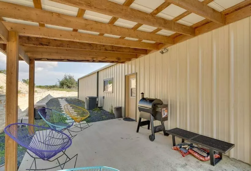 Getaway W/ Fire Pit ~ 5 Mi To Pedernales River!