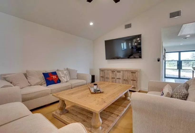 Getaway W/ Fire Pit ~ 5 Mi To Pedernales River!