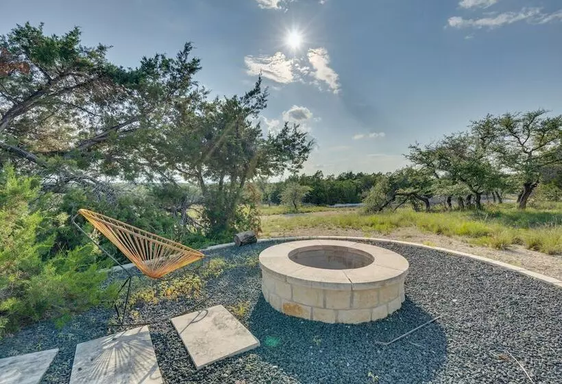 Getaway W/ Fire Pit ~ 5 Mi To Pedernales River!