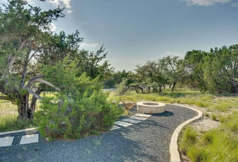 Getaway W/ Fire Pit ~ 5 Mi To Pedernales River!