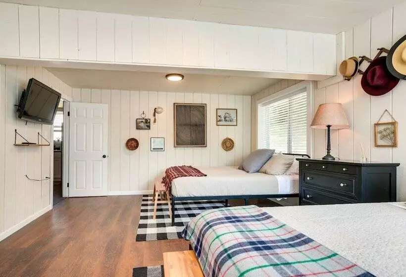 Eagle River Retreat Near Dam Lake W/ Boat Dock!