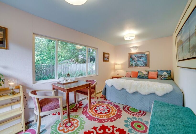 Fort Bragg  Secret Garden  Cabin W/ Hot Tub, Views