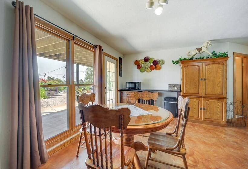 Fredericksburg Retreat W/ Private Hot Tub & Patio!