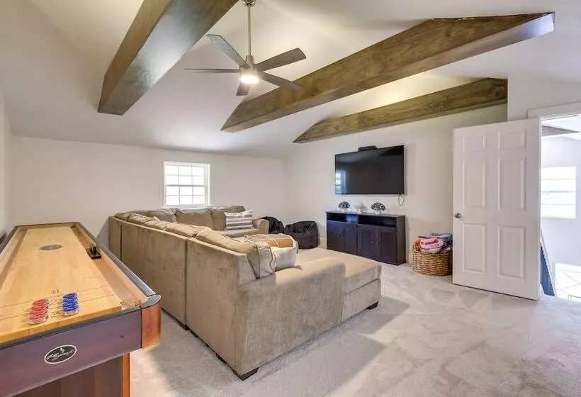 Gorgeous Palo Pinto Home W/ Private Hot Tub!