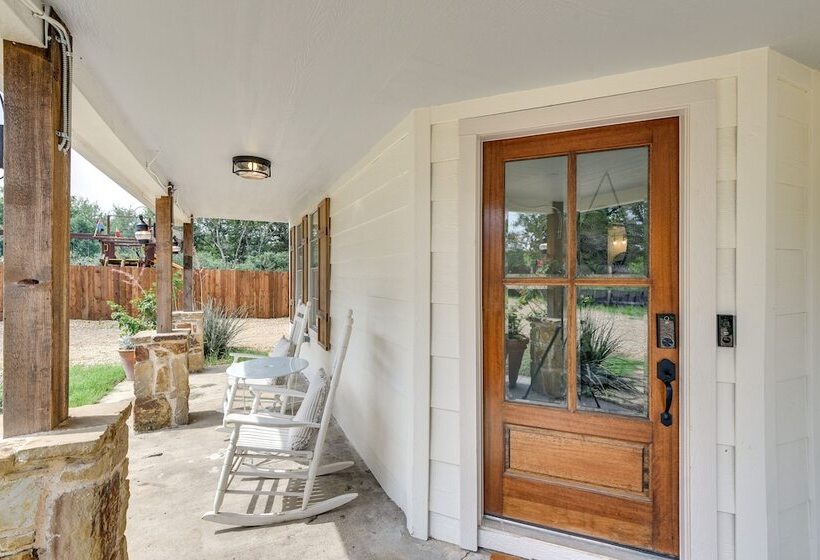 Gorgeous Palo Pinto Home W/ Private Hot Tub!