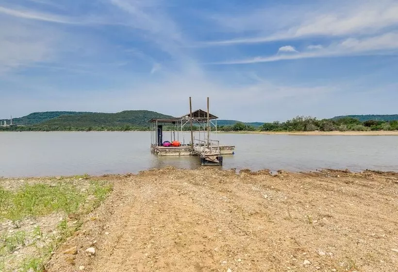 Gorgeous Palo Pinto Home W/ Private Hot Tub!