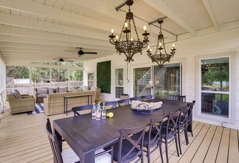 Gorgeous Palo Pinto Home W/ Private Hot Tub!