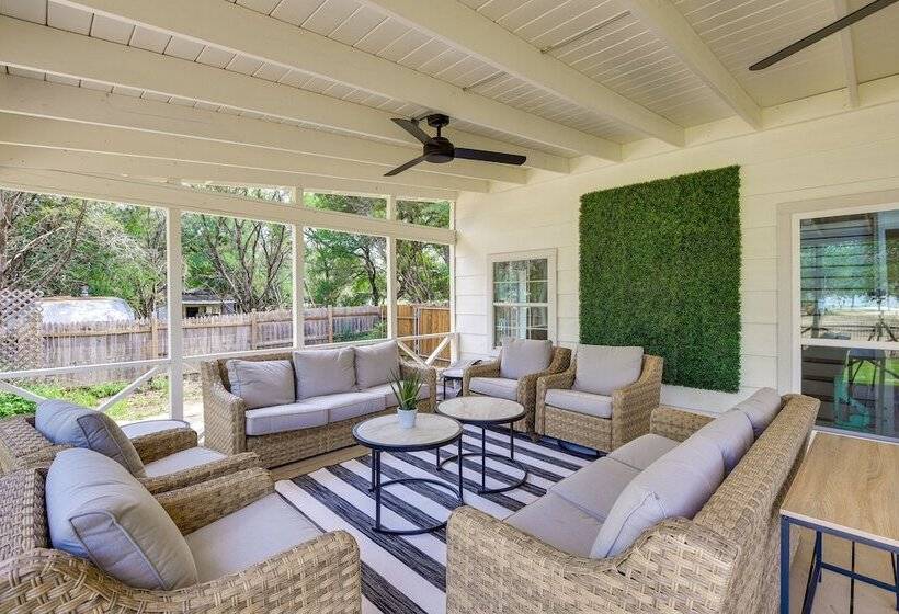 Gorgeous Palo Pinto Home W/ Private Hot Tub!