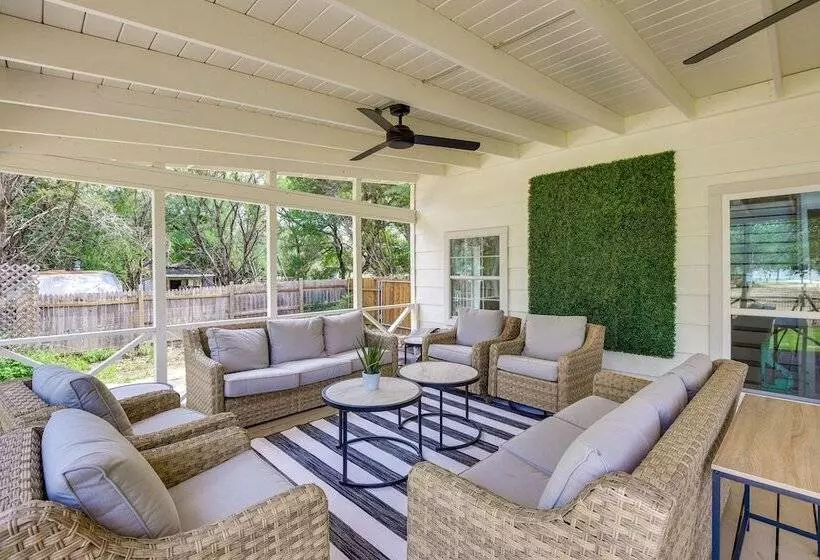 Gorgeous Palo Pinto Home W/ Private Hot Tub!