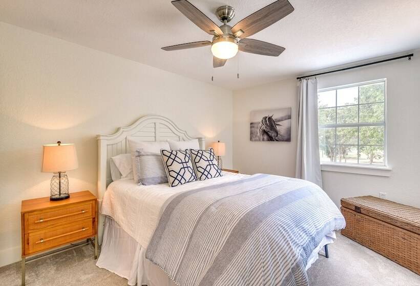 Gorgeous Palo Pinto Home W/ Private Hot Tub!