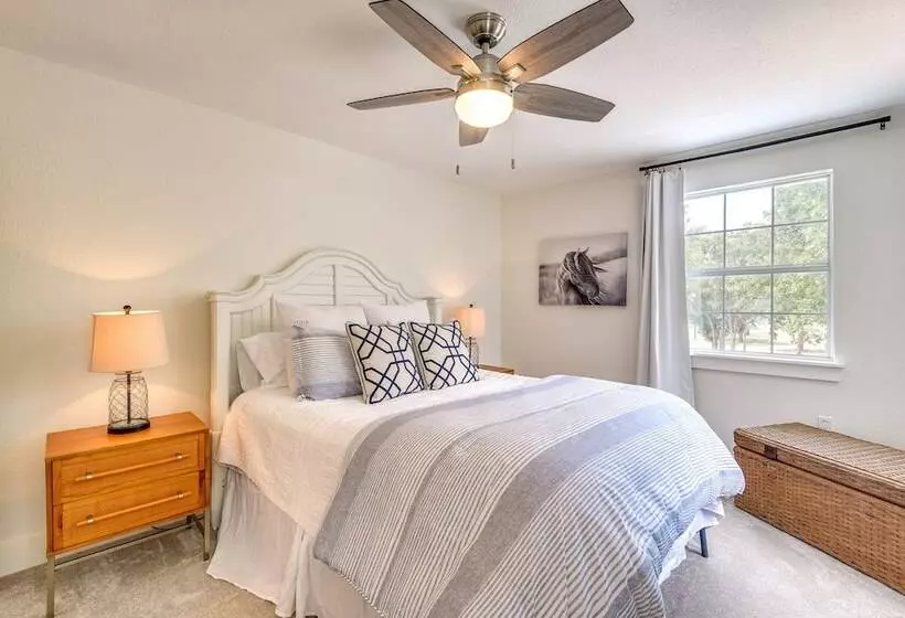 Gorgeous Palo Pinto Home W/ Private Hot Tub!