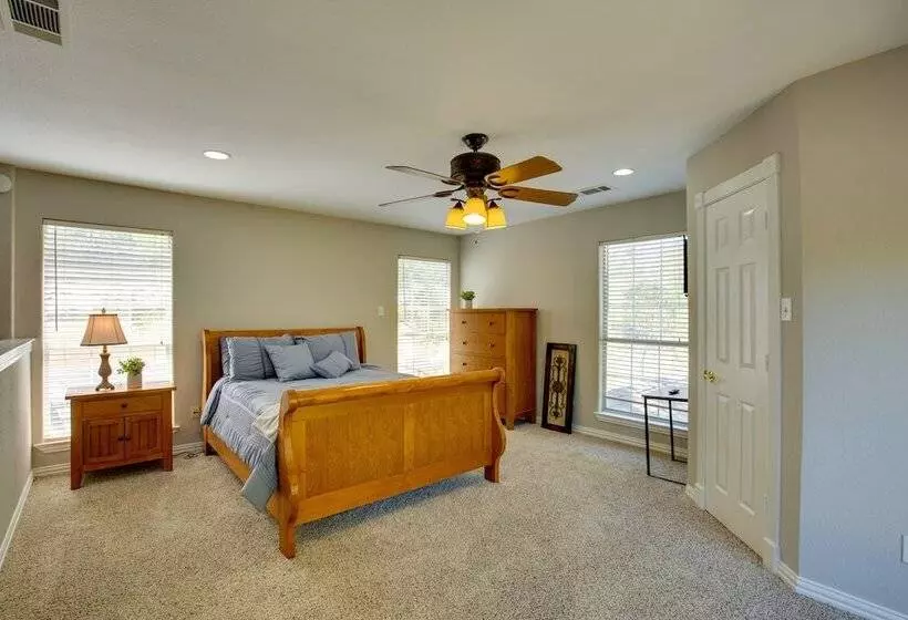 Gorgeous Royse City Retreat W/ Front Porch & Pond!