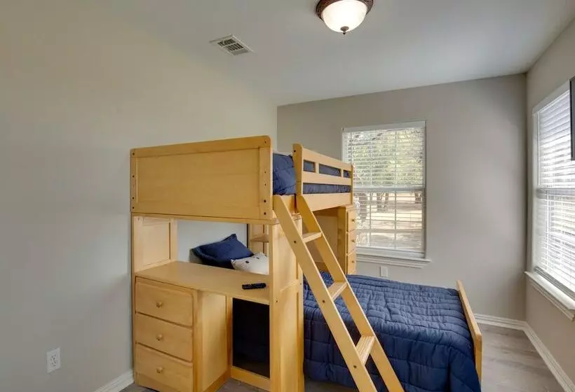 Gorgeous Royse City Retreat W/ Front Porch & Pond!