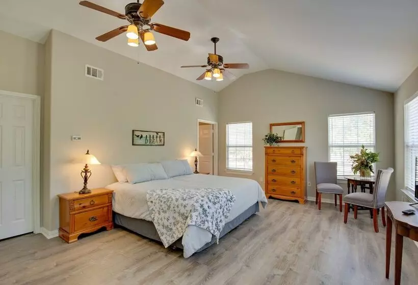 Gorgeous Royse City Retreat W/ Front Porch & Pond!