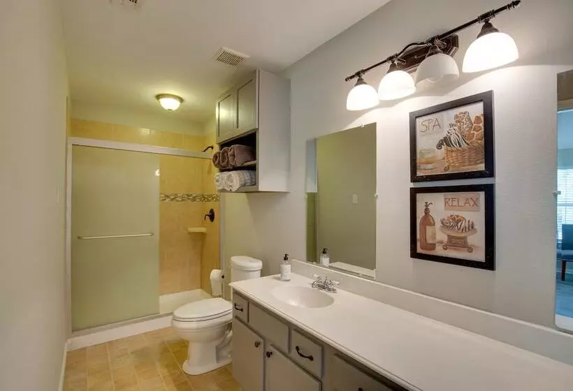 Gorgeous Royse City Retreat W/ Front Porch & Pond!