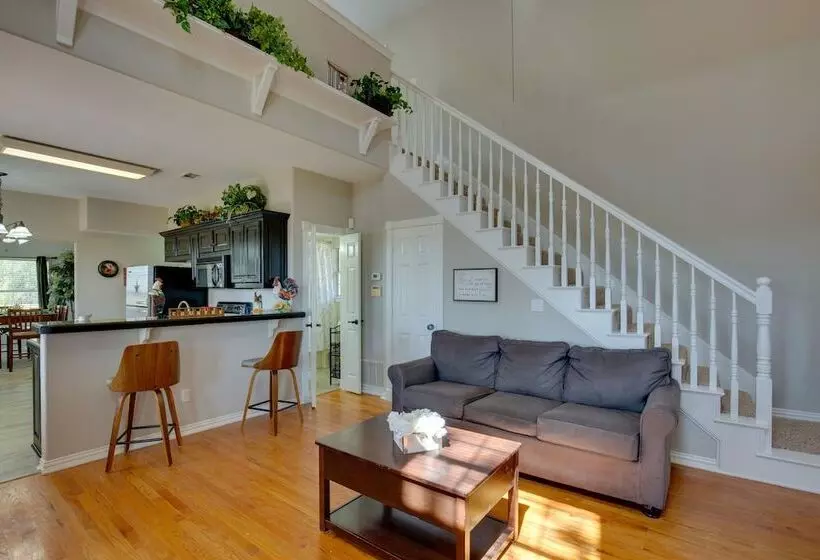 Gorgeous Royse City Retreat W/ Front Porch & Pond!