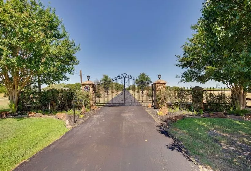 Gorgeous Royse City Retreat W/ Front Porch & Pond!