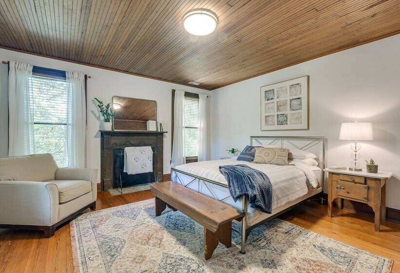 Historic & Charming Pittsboro Home W/ Fireplaces