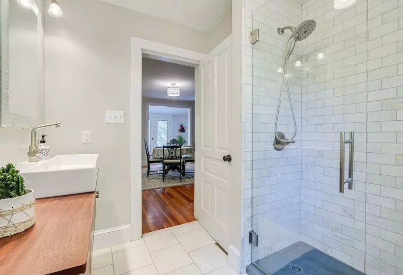 Historic & Charming Pittsboro Home W/ Fireplaces