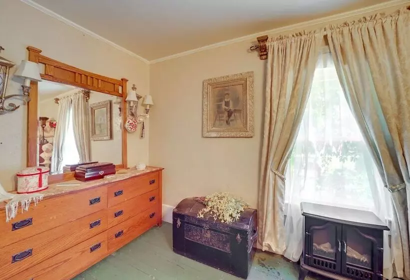 Historic Fort Smith Cottage < 1 Mi To Downtown!