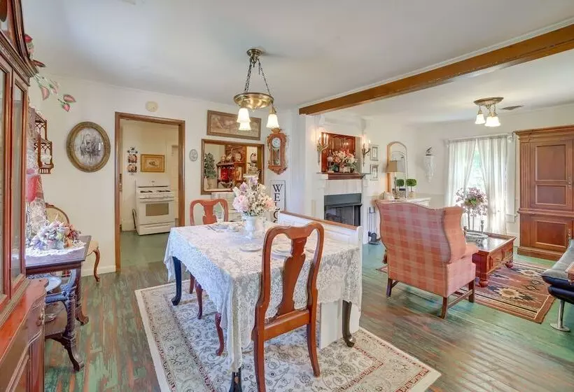 Historic Fort Smith Cottage < 1 Mi To Downtown!