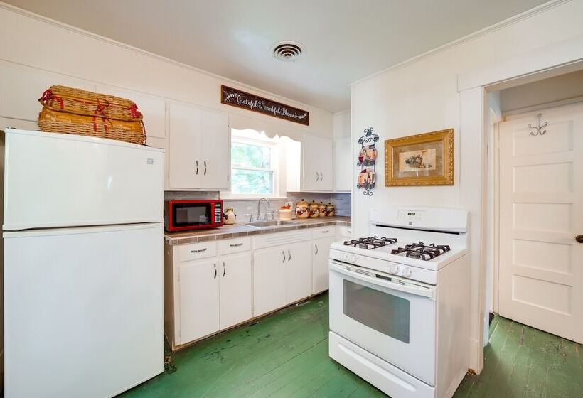 Historic Fort Smith Cottage < 1 Mi To Downtown!