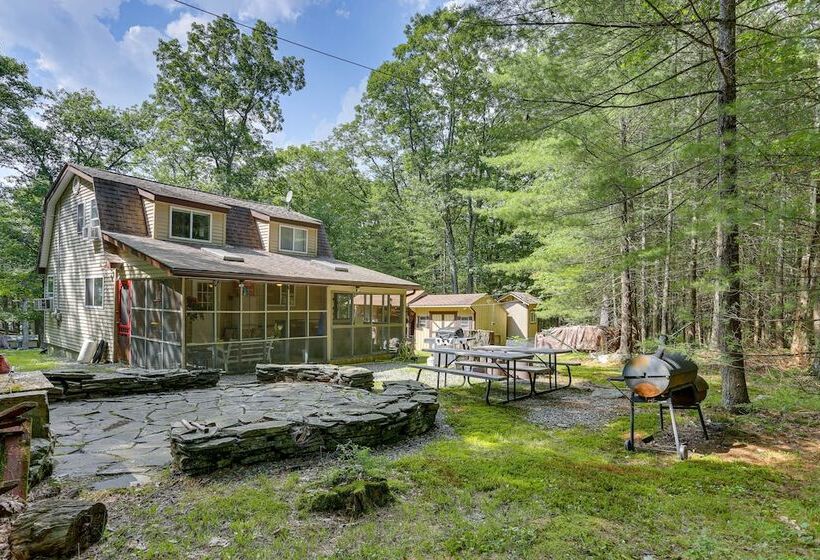 Huguenot Retreat W/ Screened Porch & Lake Access!