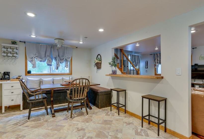 Huguenot Retreat W/ Screened Porch & Lake Access!