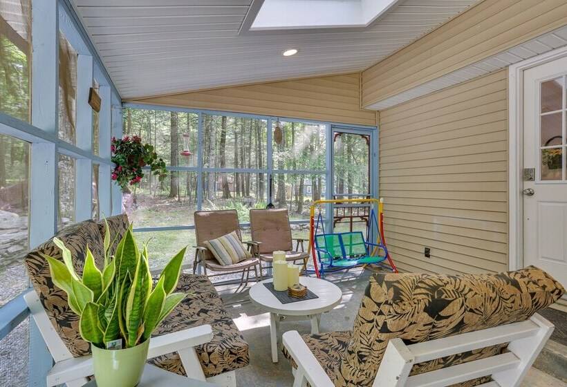 Huguenot Retreat W/ Screened Porch & Lake Access!