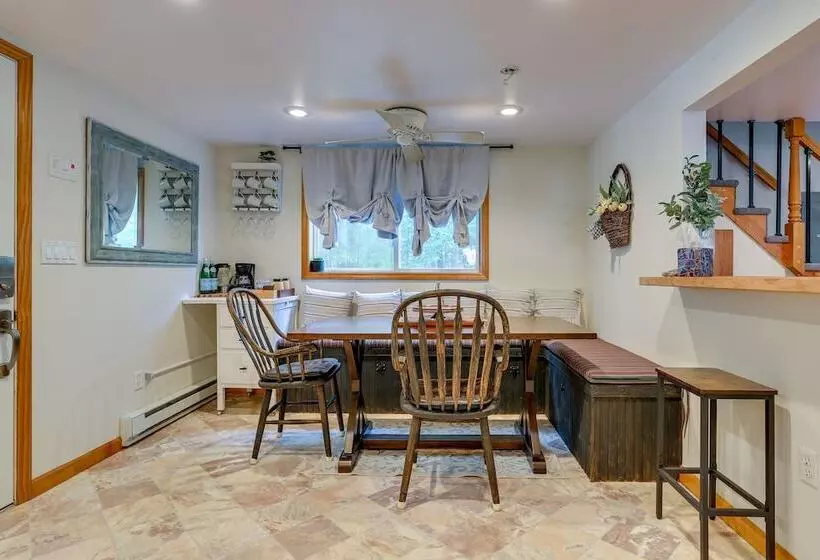 Huguenot Retreat W/ Screened Porch & Lake Access!