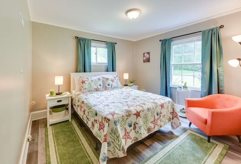 Pistakee Lake Estate W/ Boat Dock & Launch!