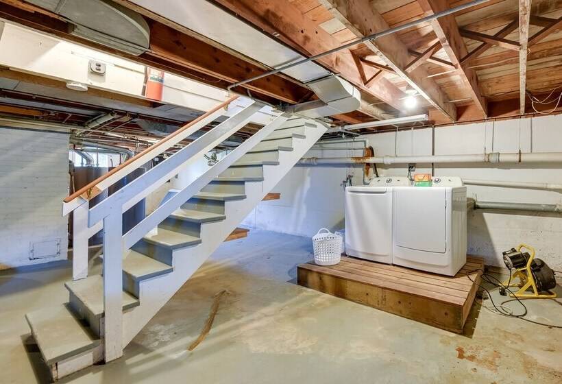 Pistakee Lake Estate W/ Boat Dock & Launch!