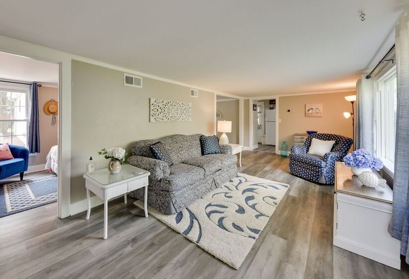 Pistakee Lake Estate W/ Boat Dock & Launch!