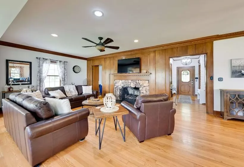 Pistakee Lake Estate W/ Boat Dock & Launch!