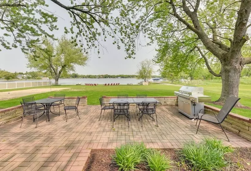 Pistakee Lake Estate W/ Boat Dock & Launch!