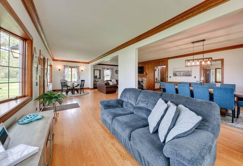 Pistakee Lake Estate W/ Boat Dock & Launch!