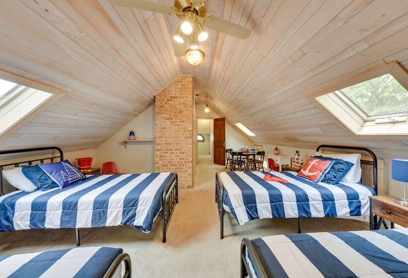 Pistakee Lake Estate W/ Boat Dock & Launch!