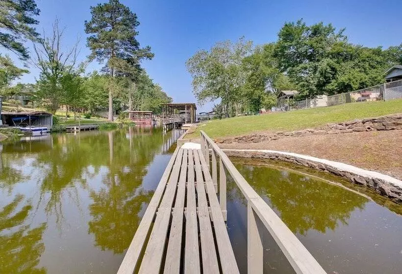 Lake Hamilton Home: 5 Mi To Hot Springs!