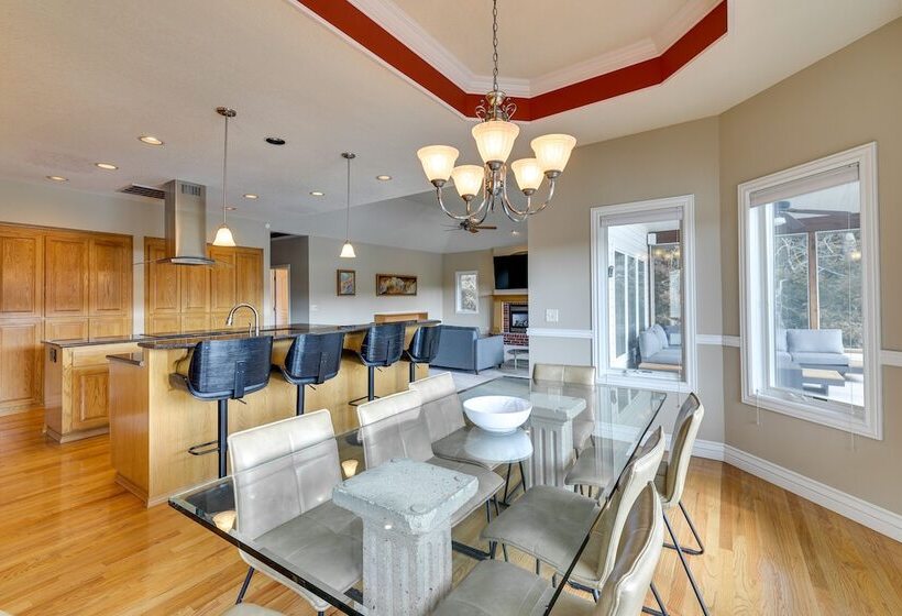 Lakefront Bella Vista Home W/ Game Room & Dock!