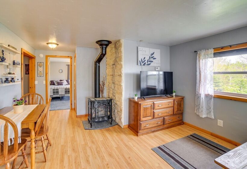 Lakefront Wisconsin Home W/ Boat Dock & Fire Pit!