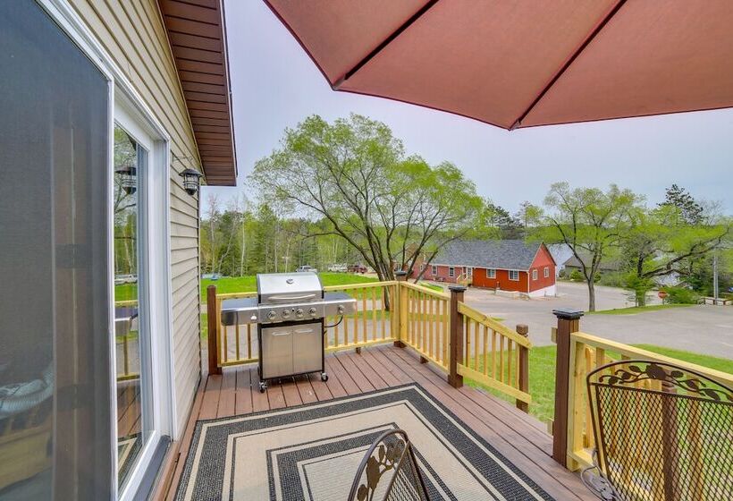 Lakefront Wisconsin Home W/ Boat Dock & Fire Pit!