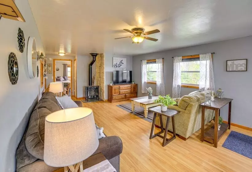 Lakefront Wisconsin Home W/ Boat Dock & Fire Pit!