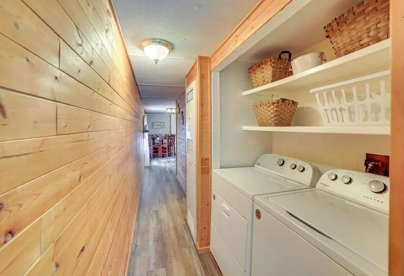 Lakefront Wisconsin Home W/ Boat Dock & Fire Pit!